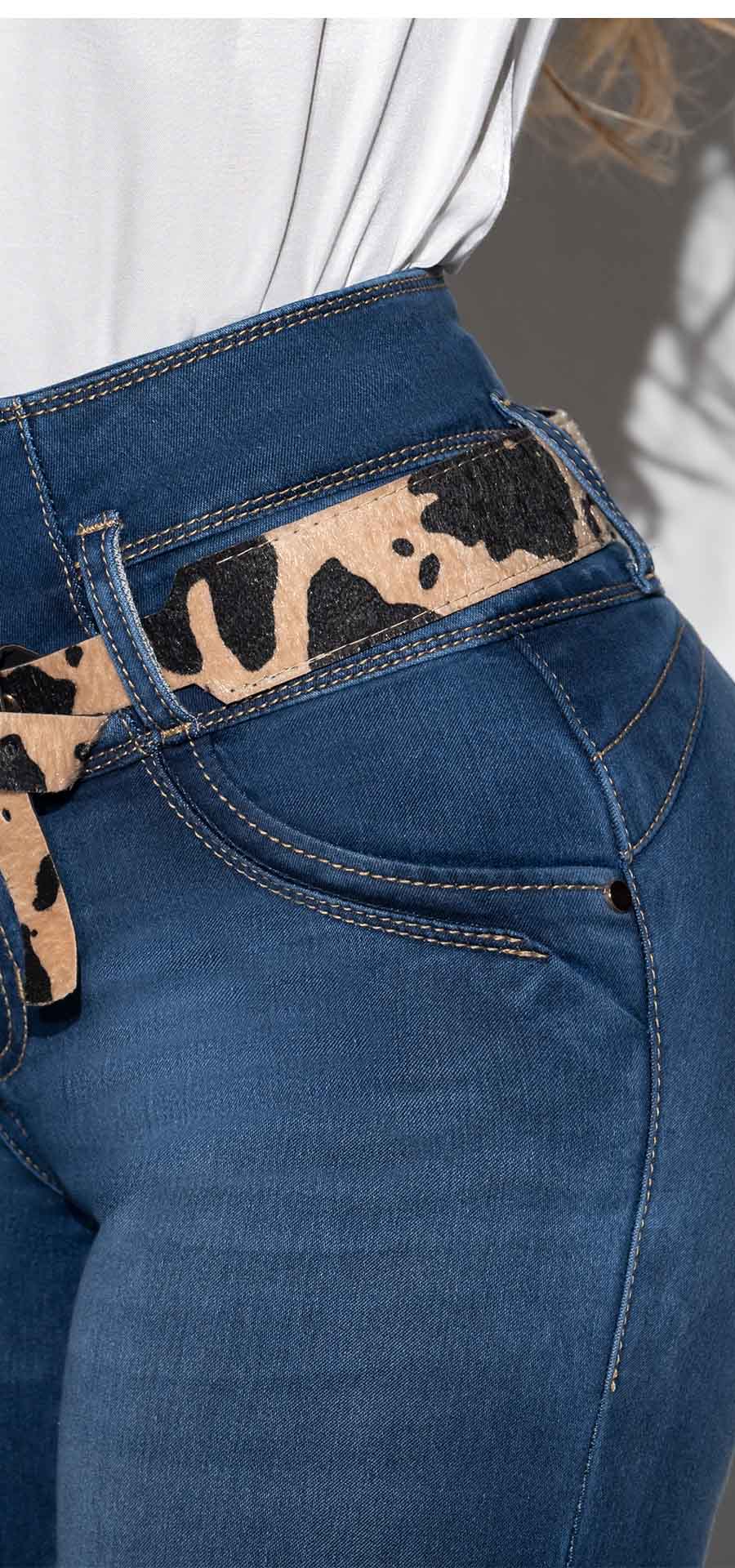 Ref. 700-1744 Jeans bota recta. Pretina alta control abdomen. Tono azul medio