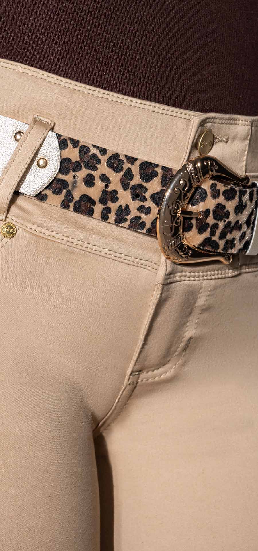 Ref. 700-1746 Jeans bota recta pretina alta control abdomen. Tono arena