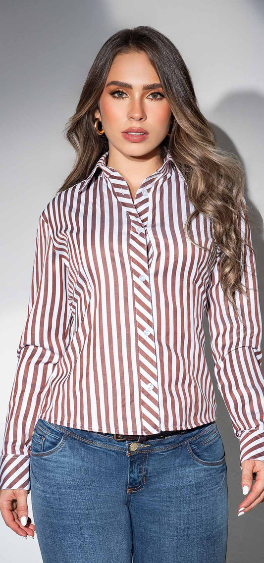 Ref. R-024 Camisa suelta manga larga. Tono blanco con lineas