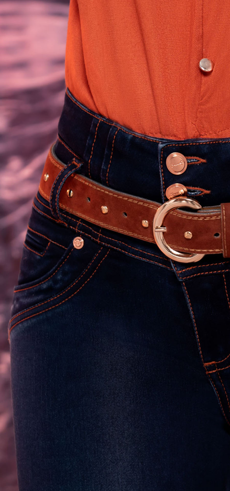 Ref. 700-1531 Jeans bota tubo. Pretina alta control abdomen. Tono azul oscuro