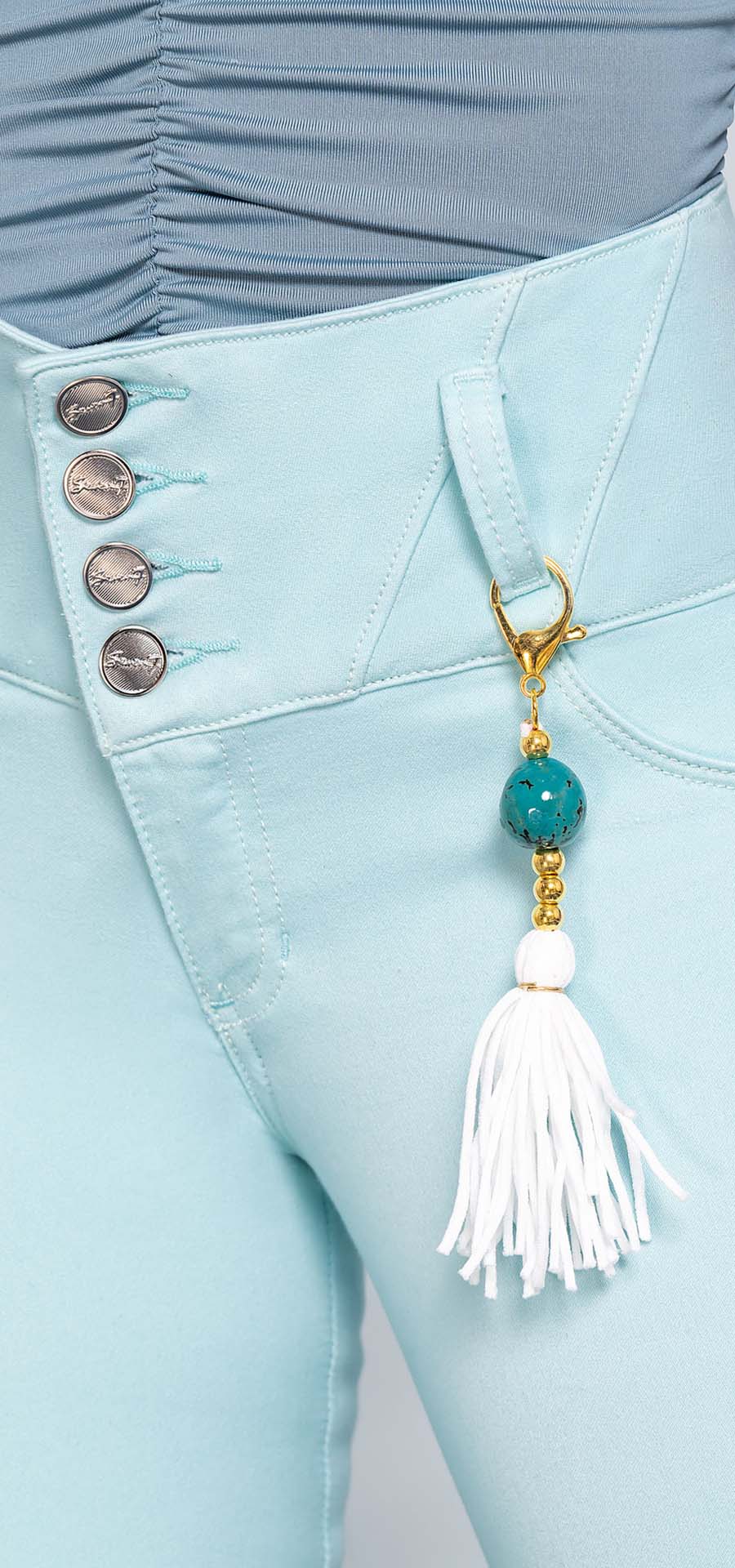 Ref. 700-1540 Jeans bota tubo. Pretina alta control abdomen. Tono verde menta