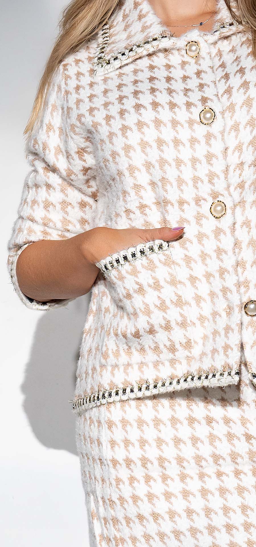 Ref. V-033 Conjunto 2 piezas chaqueta y falda. Tono hueso camel