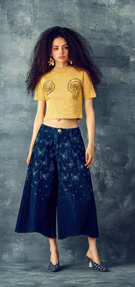 Ref. BFW-045 Top Tejido Realismo Mágico, composición Lana. Tono Mostaza