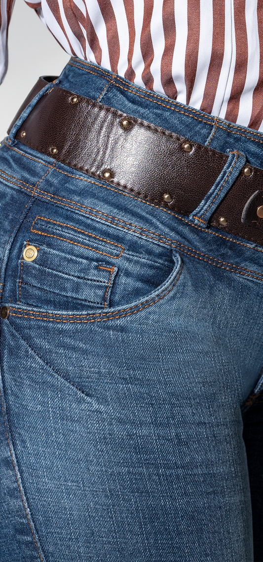 Ref. 700-1742 Jeans bota recta. Pretina alta control abdomen. Tono azul medio