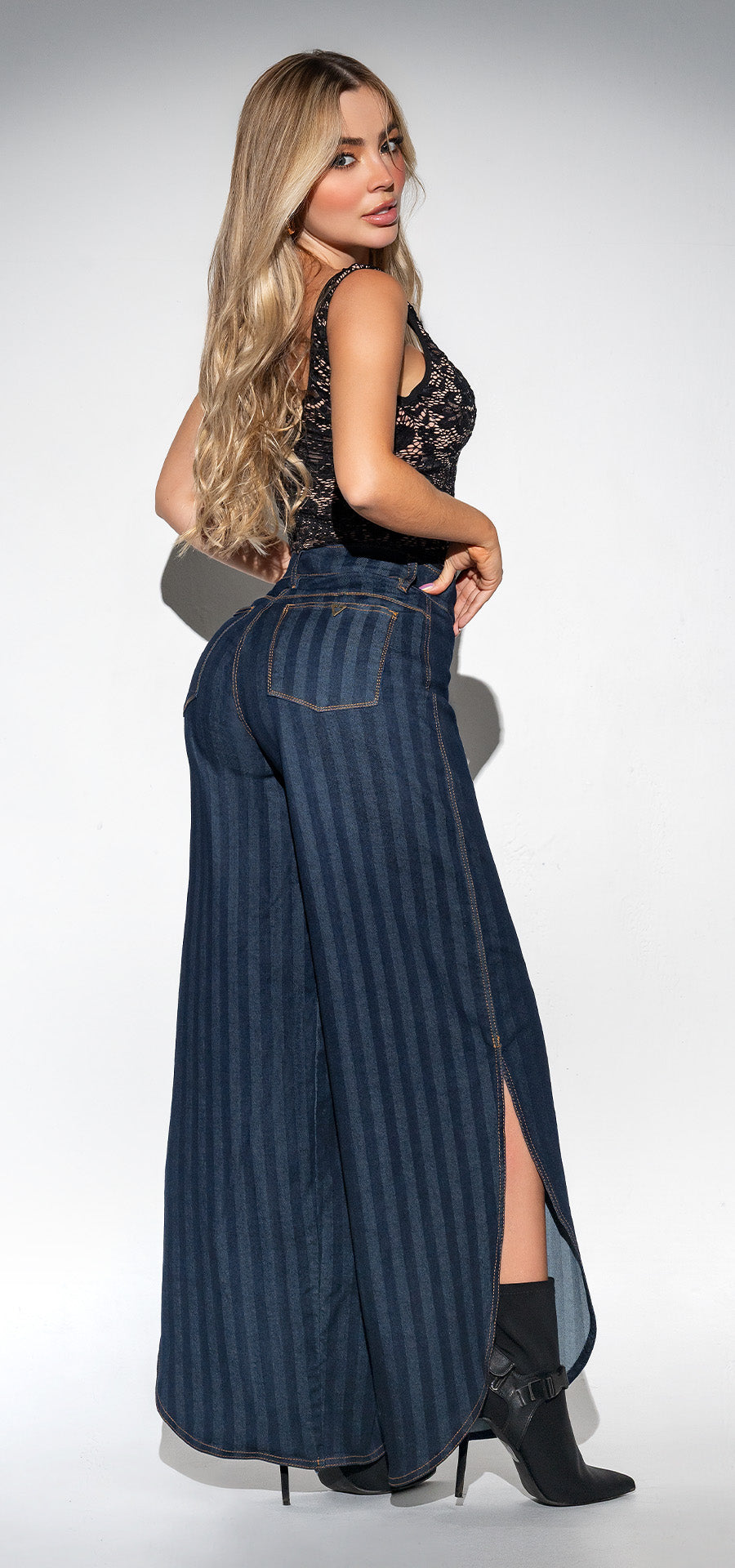 Ref. 700-1748 Jeans palazzo. Tiro alto 1 botón. azul oscuro