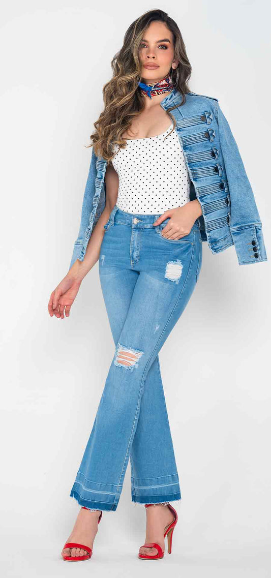 Ref. 700-1706 Bell-bottom jeans in 98/2 fabric with pockets. Light blue.