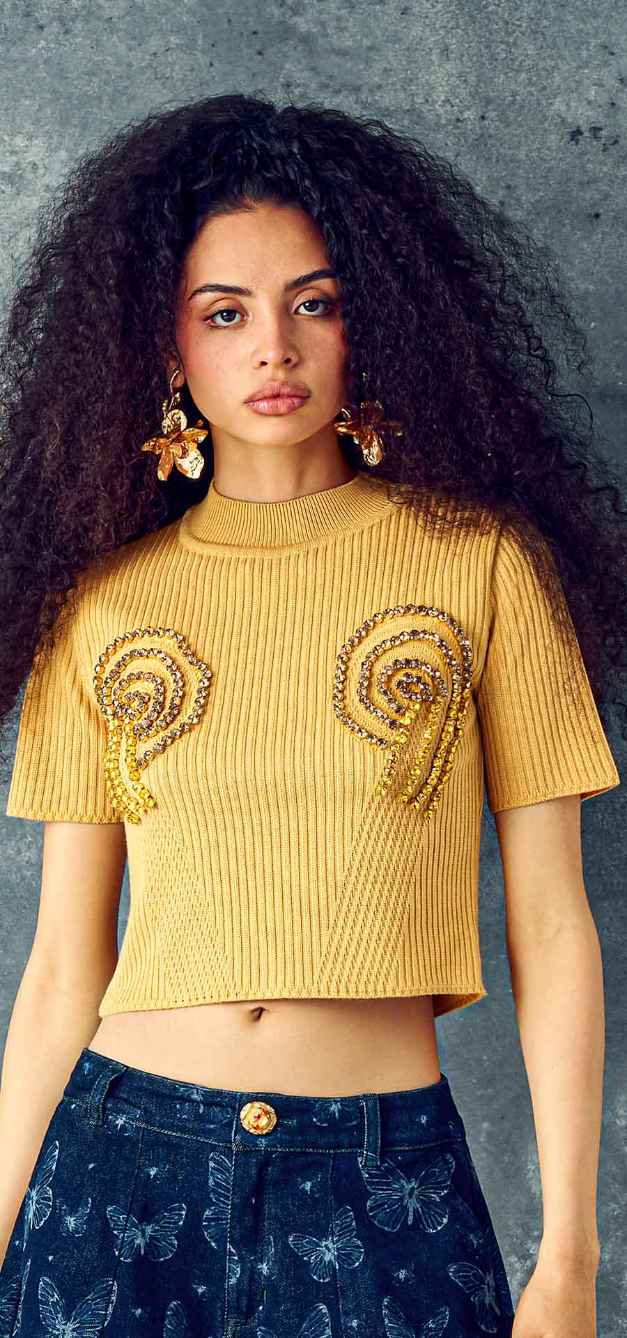 Ref. BFW-045 Top Tejido Realismo Mágico, composición Lana. Tono Mostaza