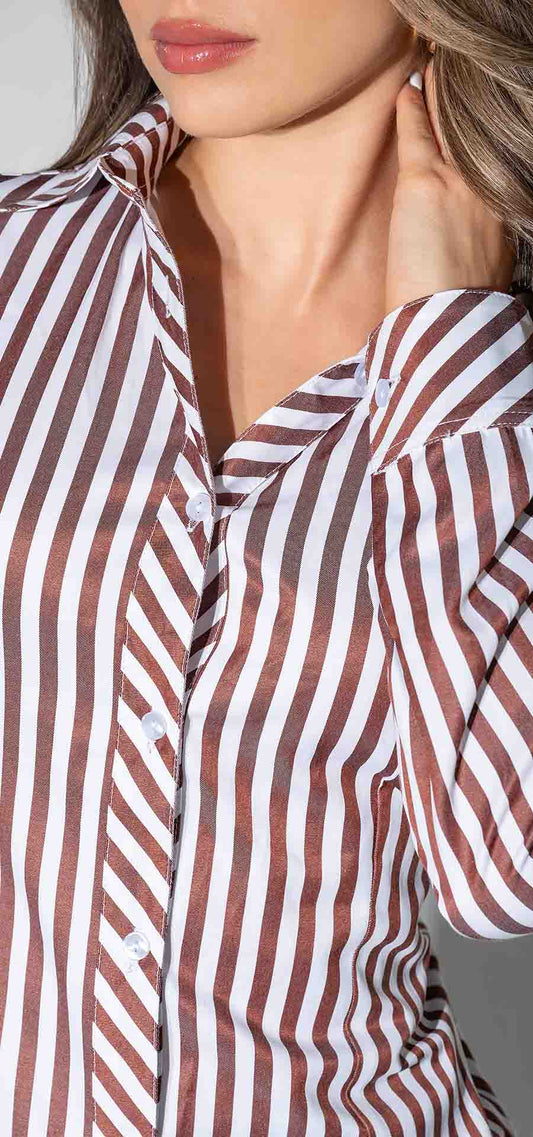 Ref. R-024 Camisa suelta manga larga. Tono blanco con lineas