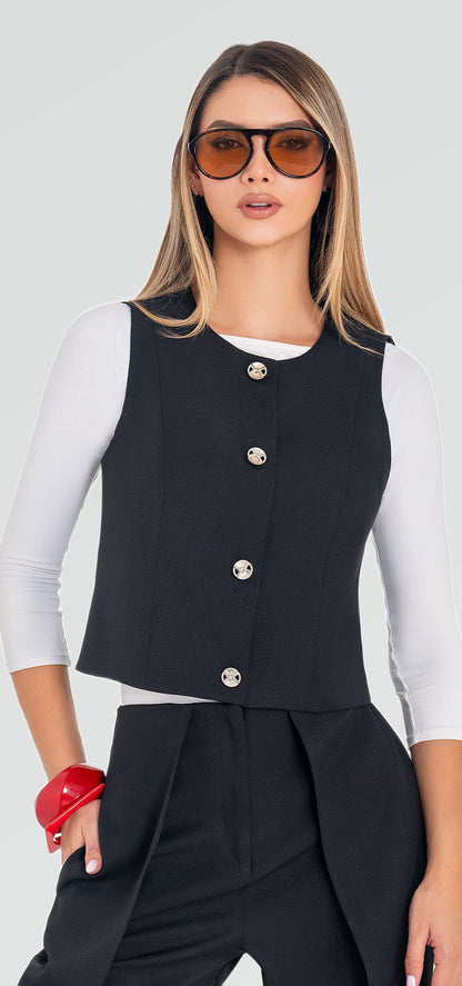 Ref. R-020 Semi-fitted vest. Lightweight linen material. Black tone