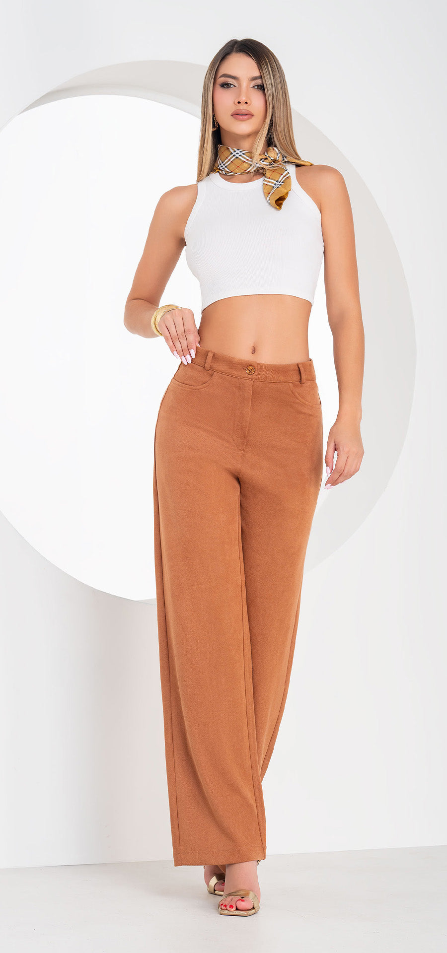 Ref. R-030 Pantalón Palazzo. Tiro alto 1 botón. Lino liviano rígido. Tono ladrillo