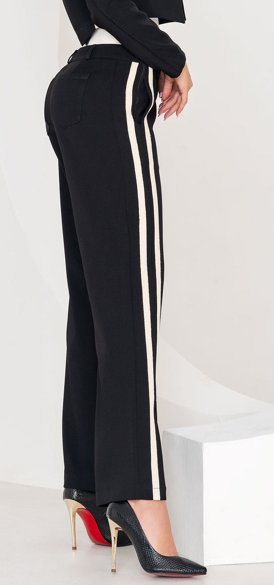 Ref. R-031 Palazzo pants. High-waisted, 1-button closure. Lightweight, rigid linen. Black color