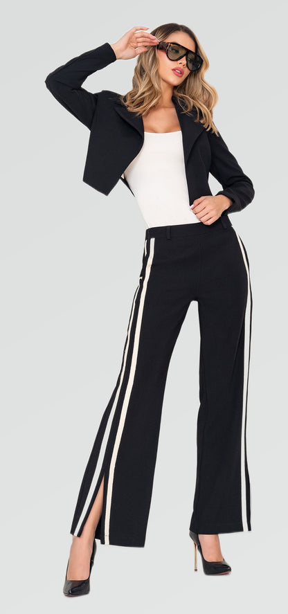 Ref. R-031 Palazzo pants. High-waisted, 1-button closure. Lightweight, rigid linen. Black color