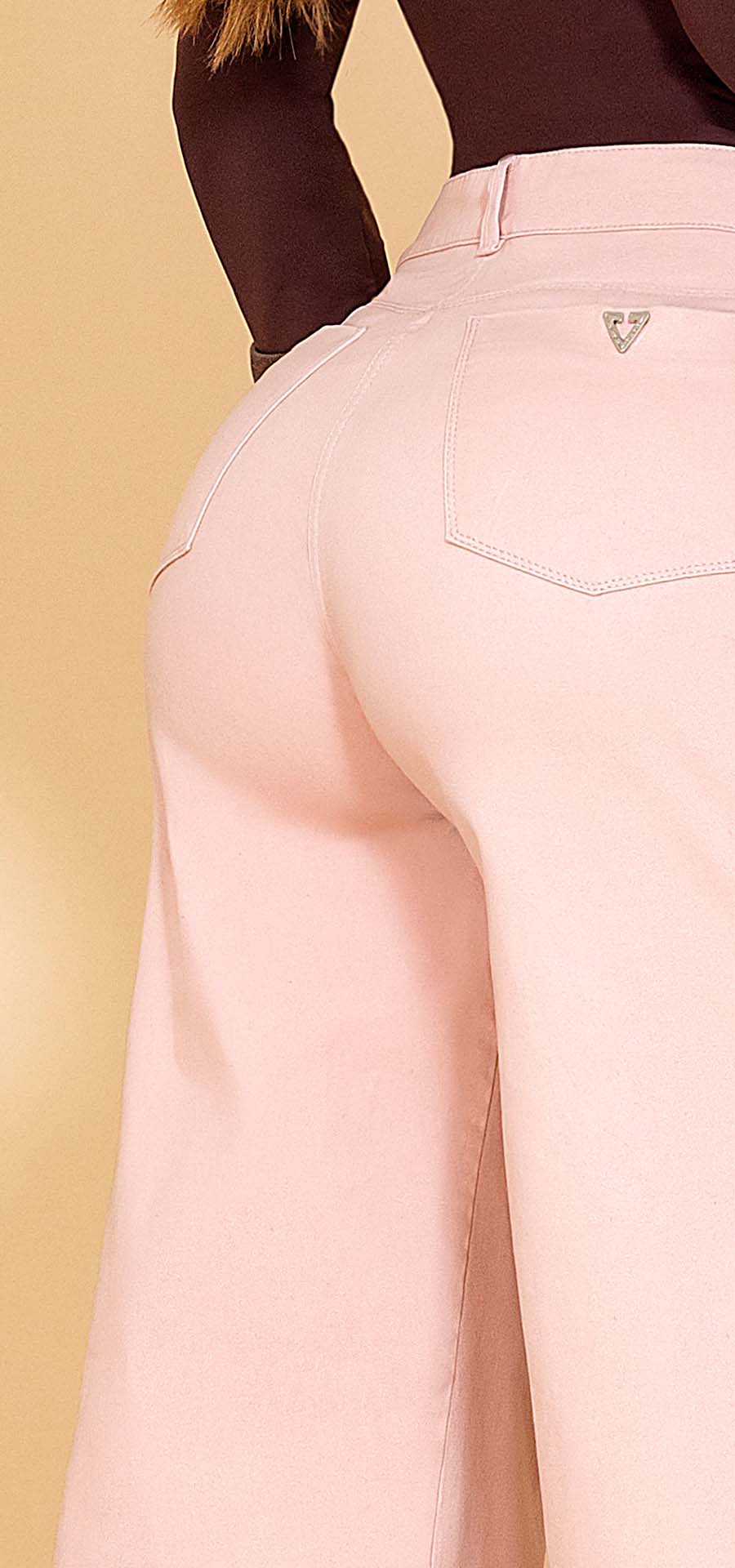 Ref. 700-1638 Jeans palazzo. Tiro alto 1 botón. Tono palo de rosa