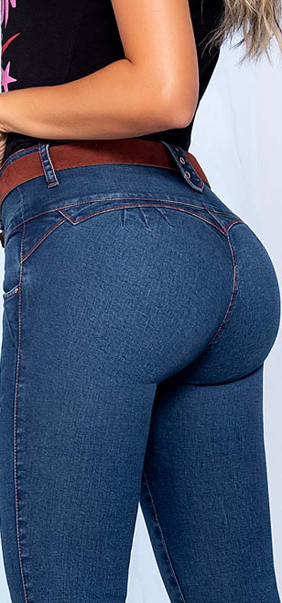 Ref. 700-1533 Jeans bota tubo. Pretina alta control abdomen. Tono azul medio