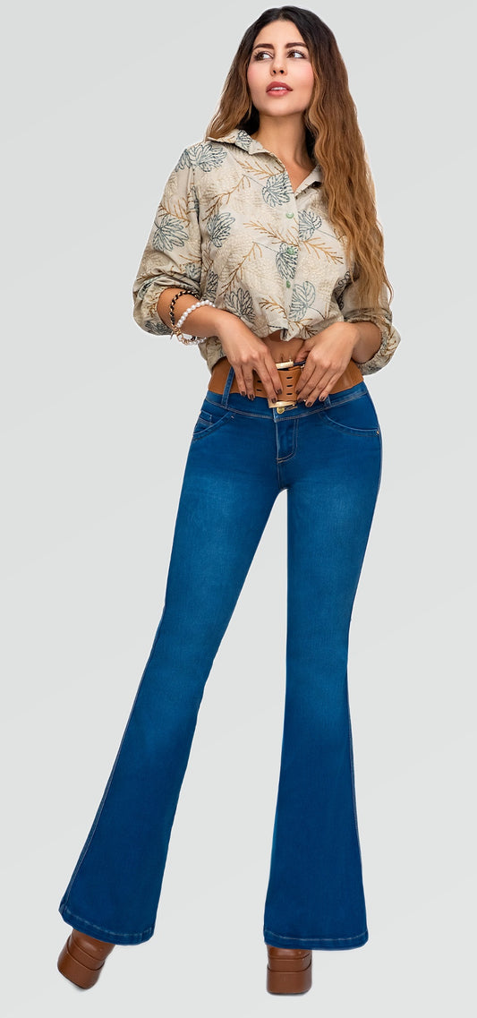 Ref. 700-1798 Bootcut jeans. High-rise tummy control. Medium blue wash